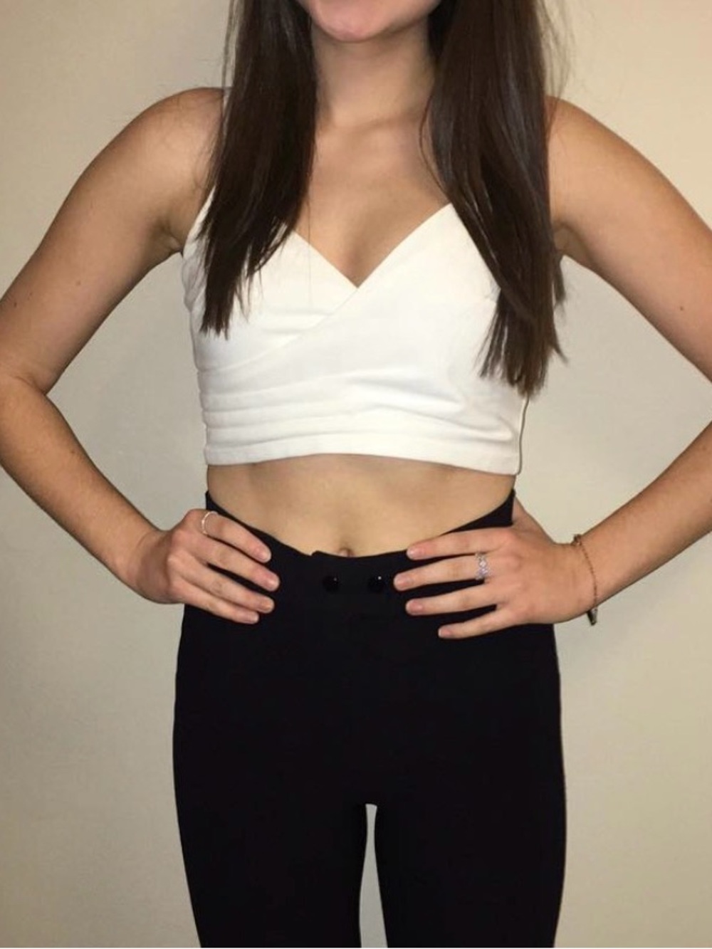 Aritzia V-Neck Cropped Tank